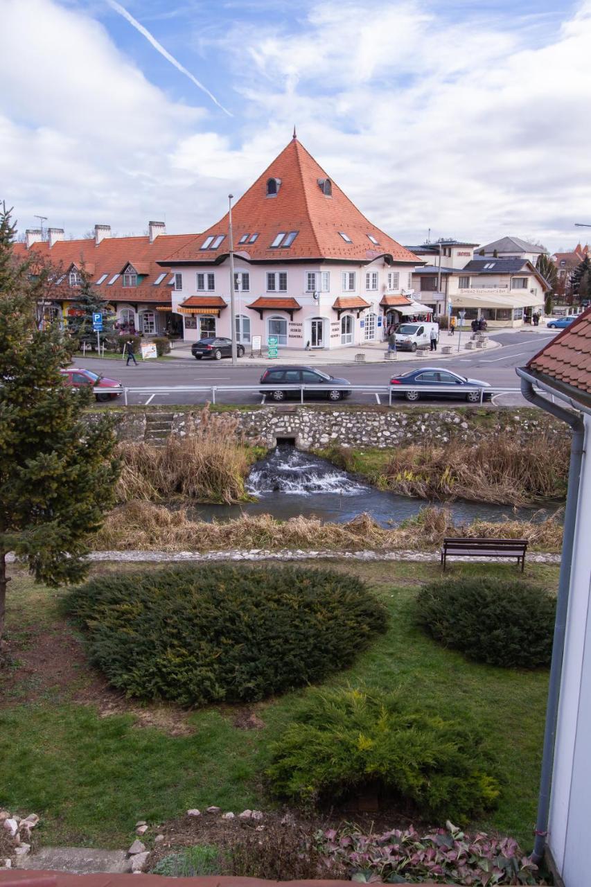 Ecoappart-Haz Mosonmagyarovar Exterior photo